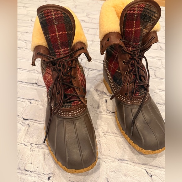 Women's Bean Boots, 10" Shearling-Lined Duck Boots - Picture 2 of 10